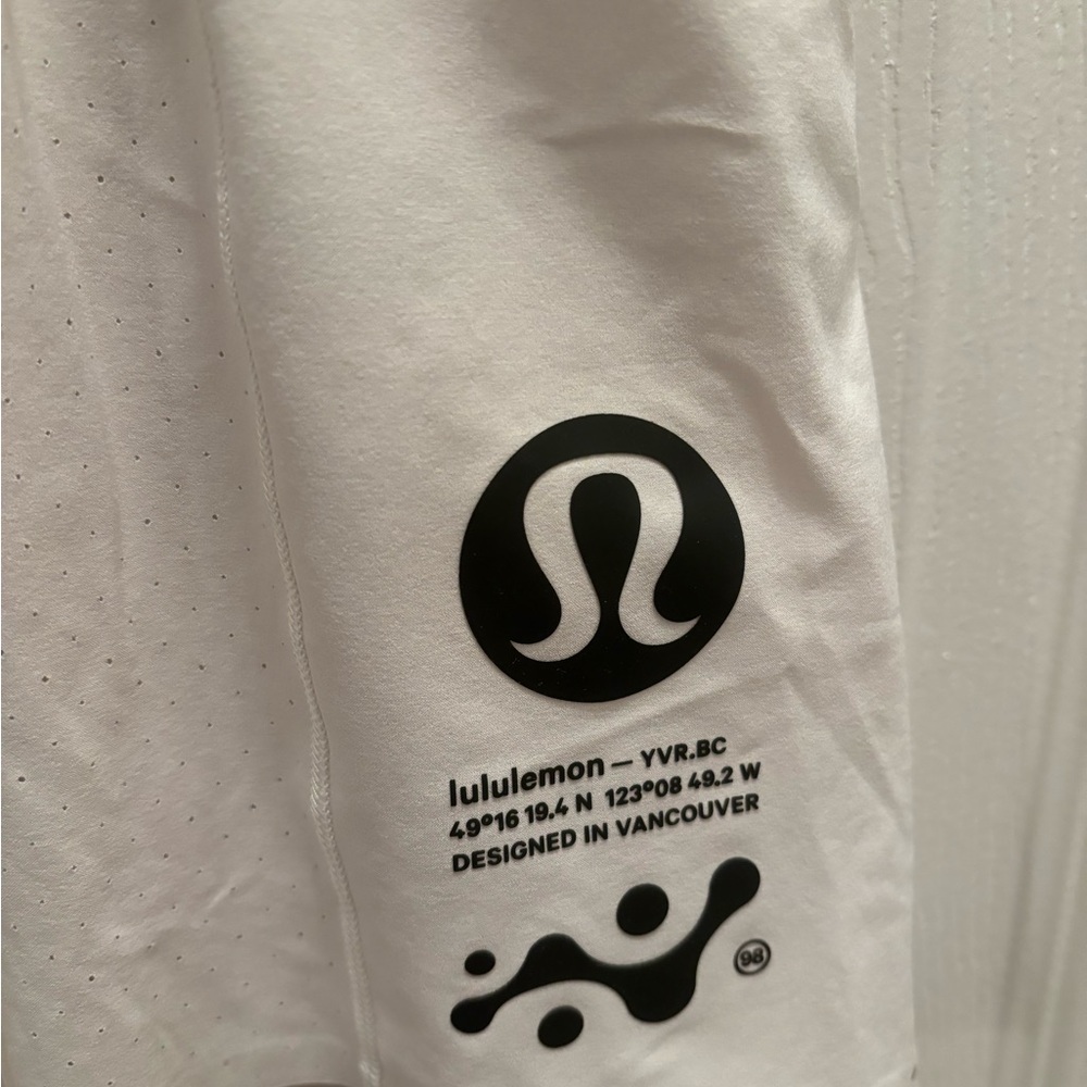 Lululemon Road to Trail High Rise Short 4” Size 6
